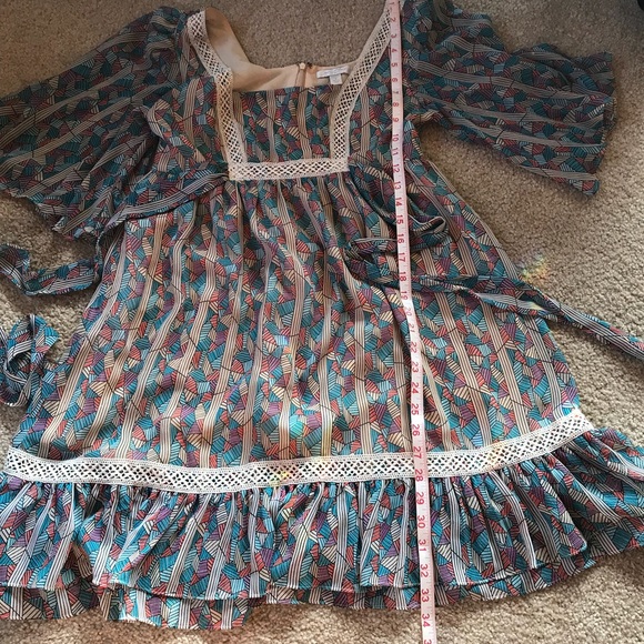 Dress, Jovovich Hawk Flirty Bell-sleeves - Picture 3 of 7